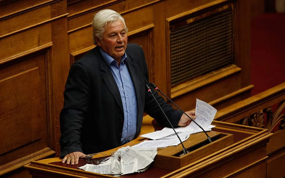 Παπαχριστόπουλος: Τέσσερις βουλευτές των ΑΝΕΛ θα δώσουν ψήφο εμπιστοσύνης
